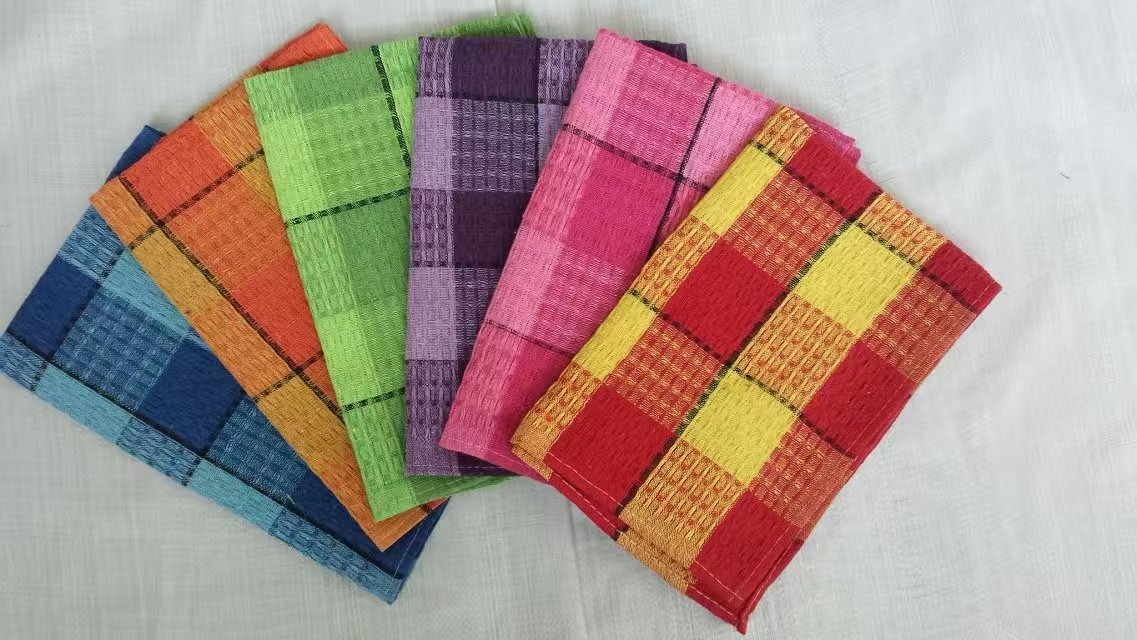 Vajilla de algodón, patrones personalizables, asequible para uso doméstico.