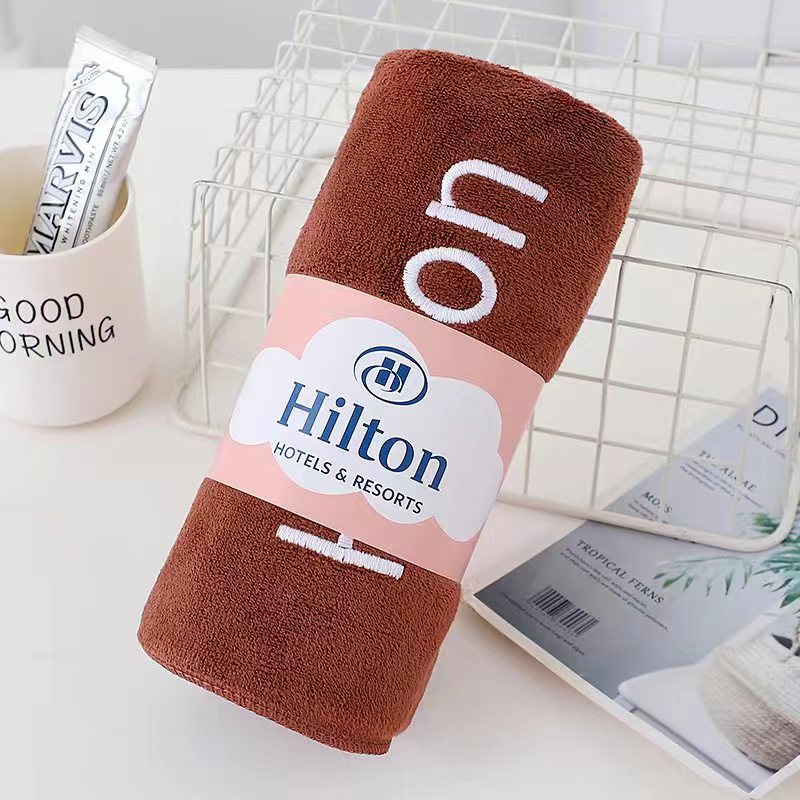 Serviette de bain brodée