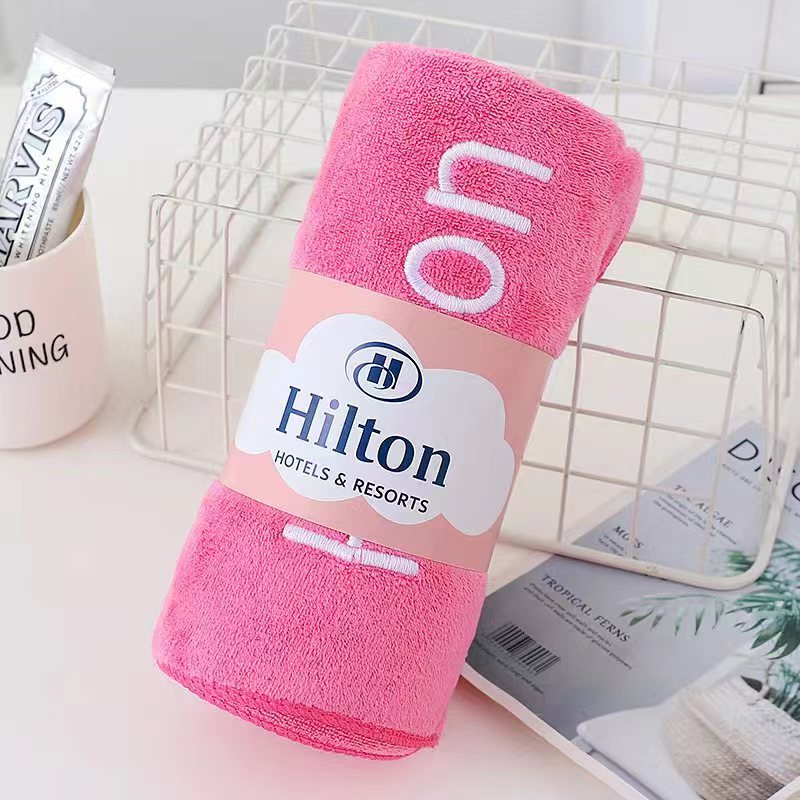 Serviette de bain brodée