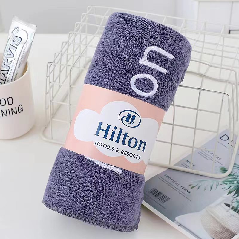 Serviette de bain brodée