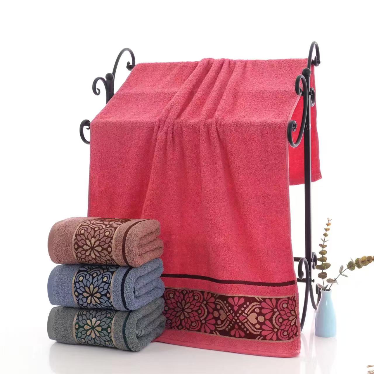 Мягкие, яркие цвета, не выцветают, хорошо впитывают воду.