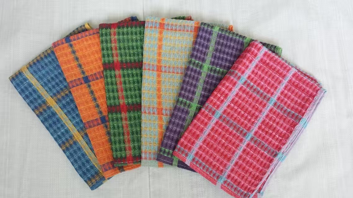 Vajilla de algodón, patrones personalizables, asequible para uso doméstico.