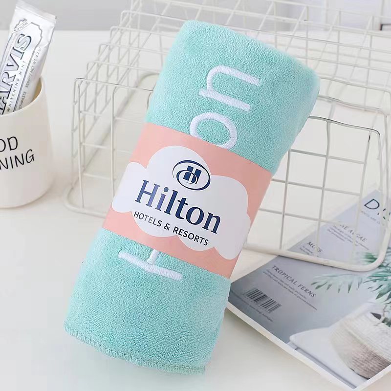 Serviette de bain brodée