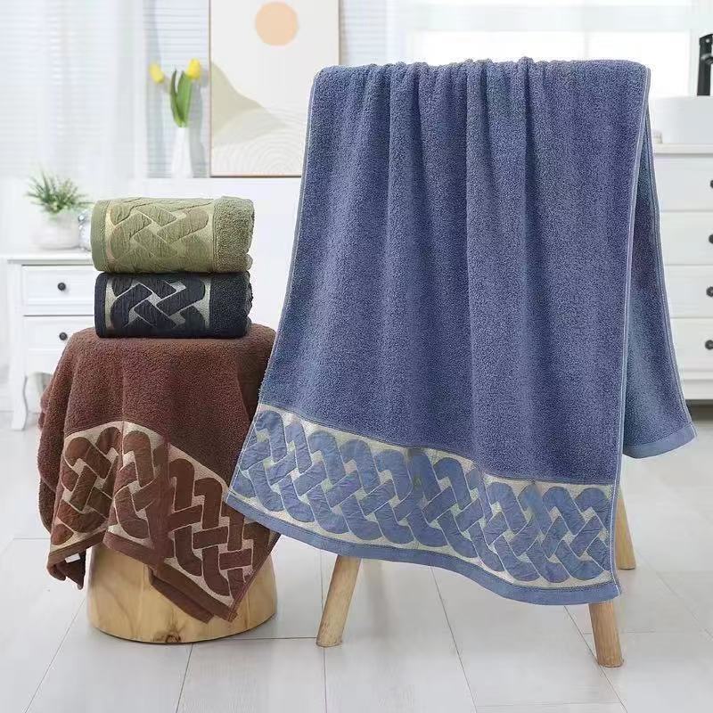 Мягкие, яркие цвета, не выцветают, хорошо впитывают воду.