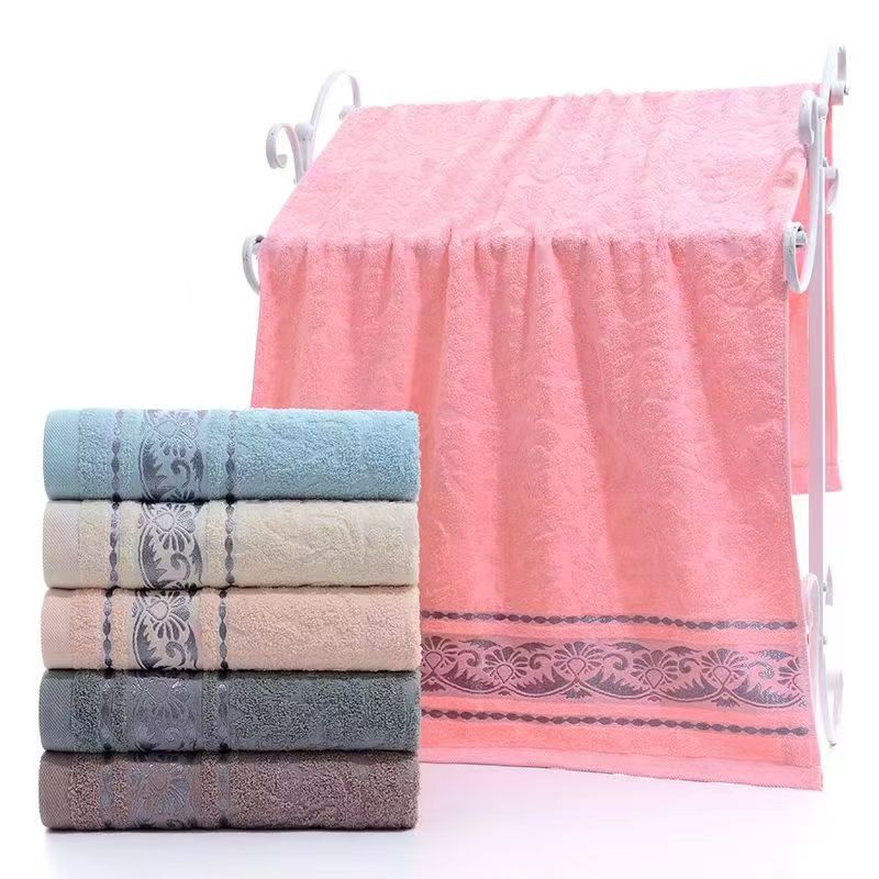 Suave, de colores brillantes, que no se decolora, muy absorbente.